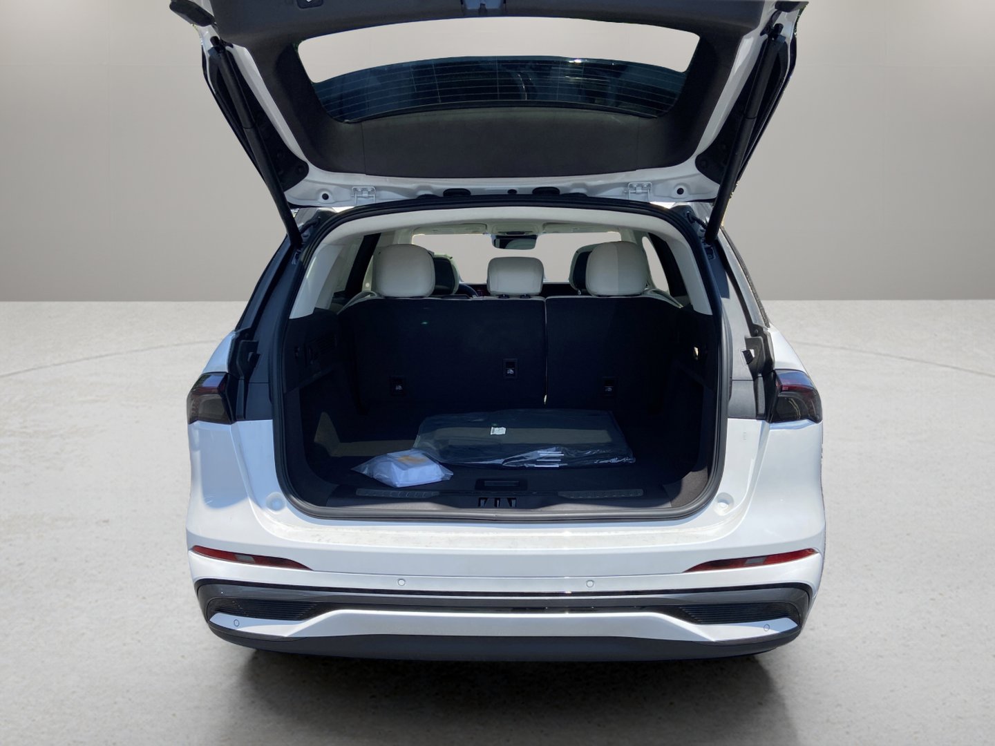 New 2025 Lincoln Nautilus Black Label w/ Jet Appearance Package image 7