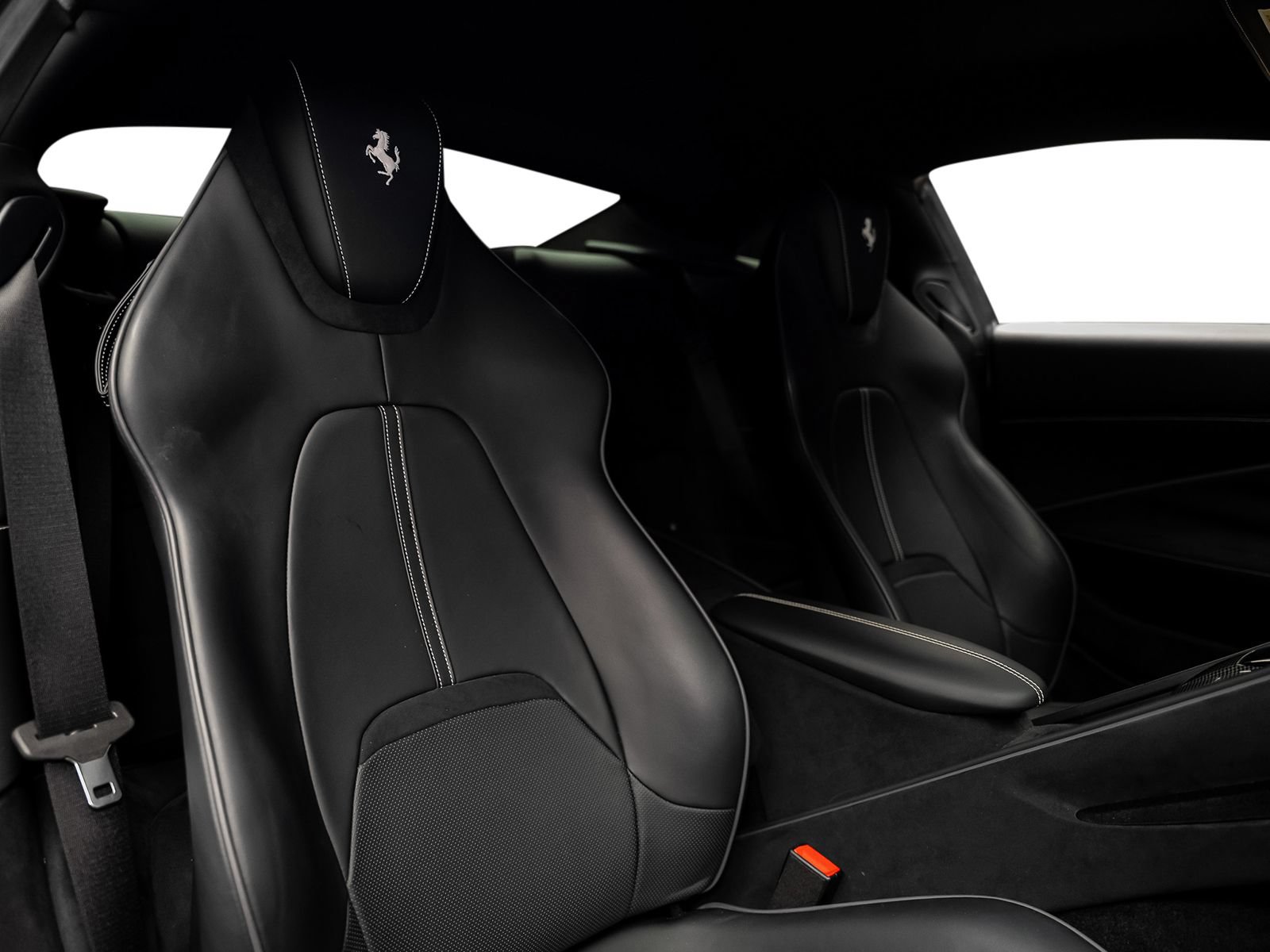 Used 2021 Ferrari Roma RWD image 36