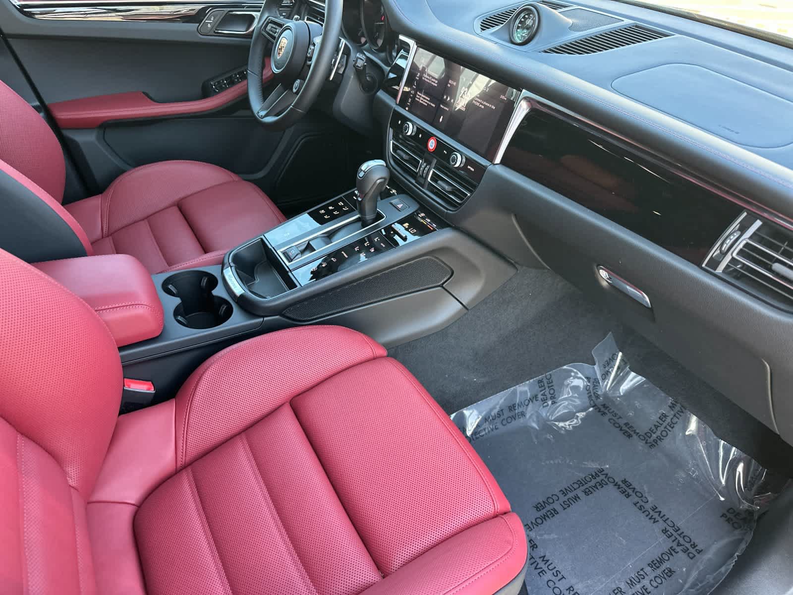 New 2026 Porsche Macan Turbo AWD/4WD image 16