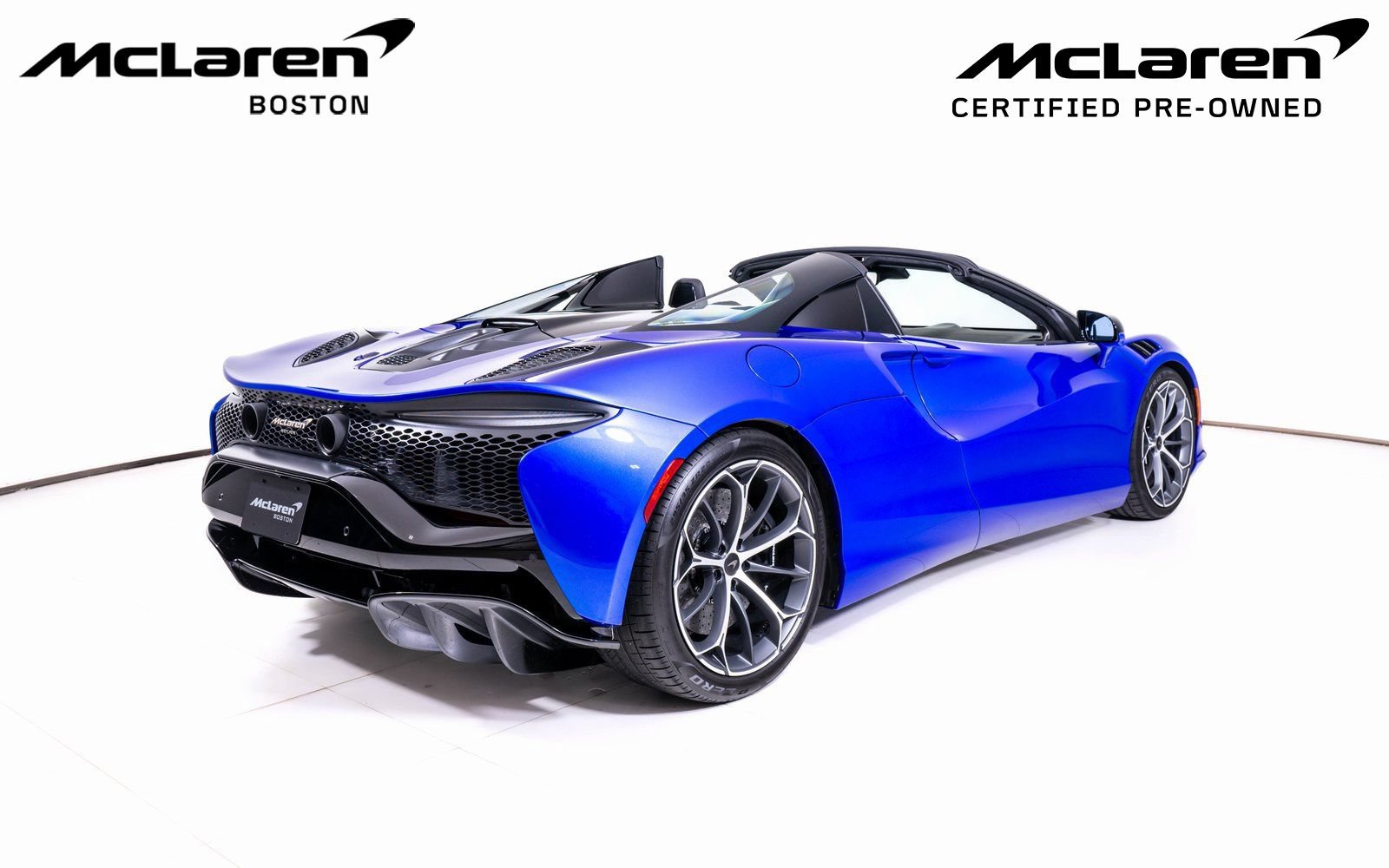 Used 2025 McLaren Artura Spider RWD image 7