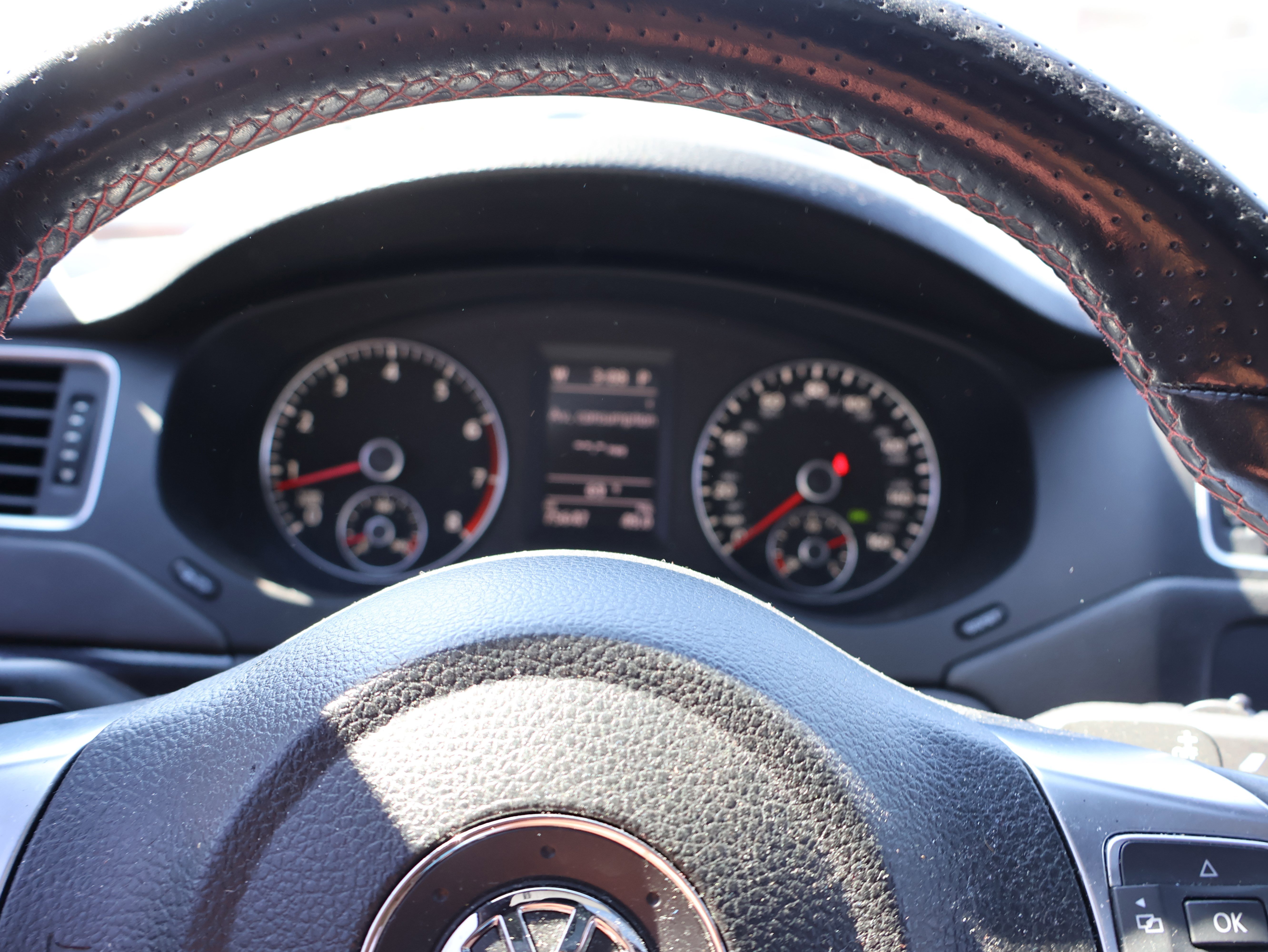 Used 2014 Volkswagen Jetta GLI image 26