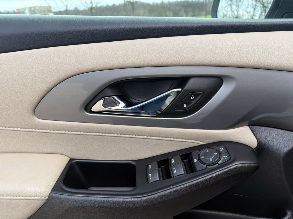 Used 2023 Chevrolet Traverse LS w/ Safety Package image 25