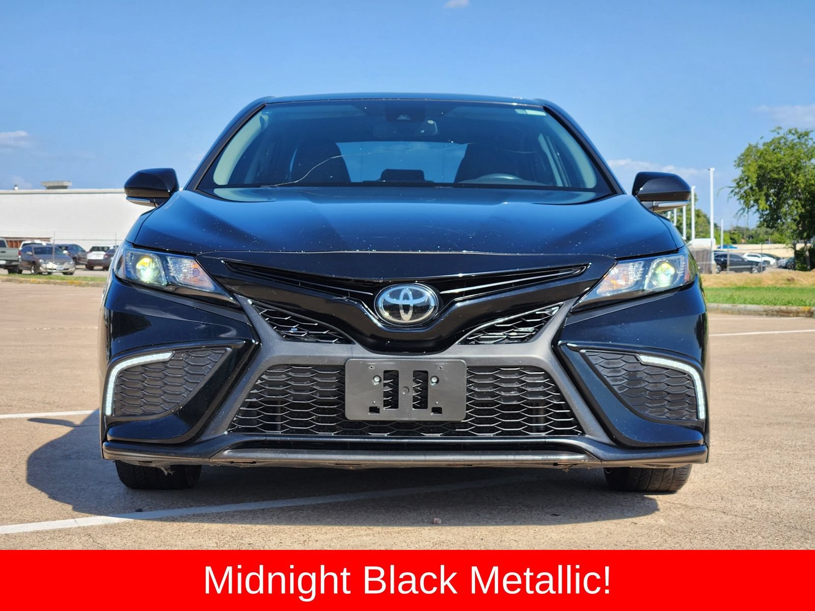 Used 2023 Toyota Camry SE w/ Convenience Package FWD image 5