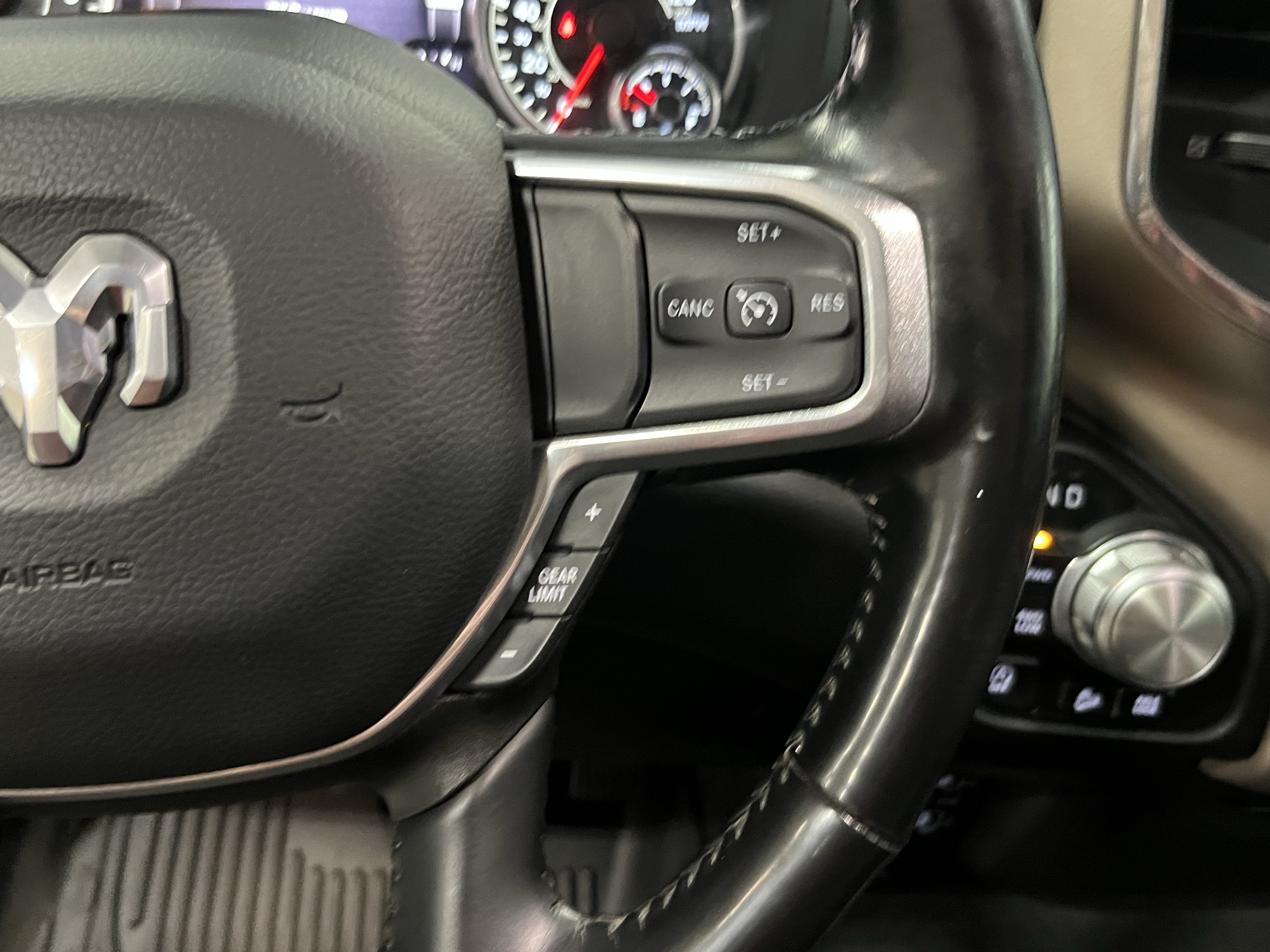 Used 2022 RAM 1500 Laramie AWD/4WD image 24