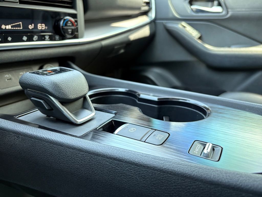 Used 2023 Nissan Rogue SV w/ SV Premium B Package FWD image 30