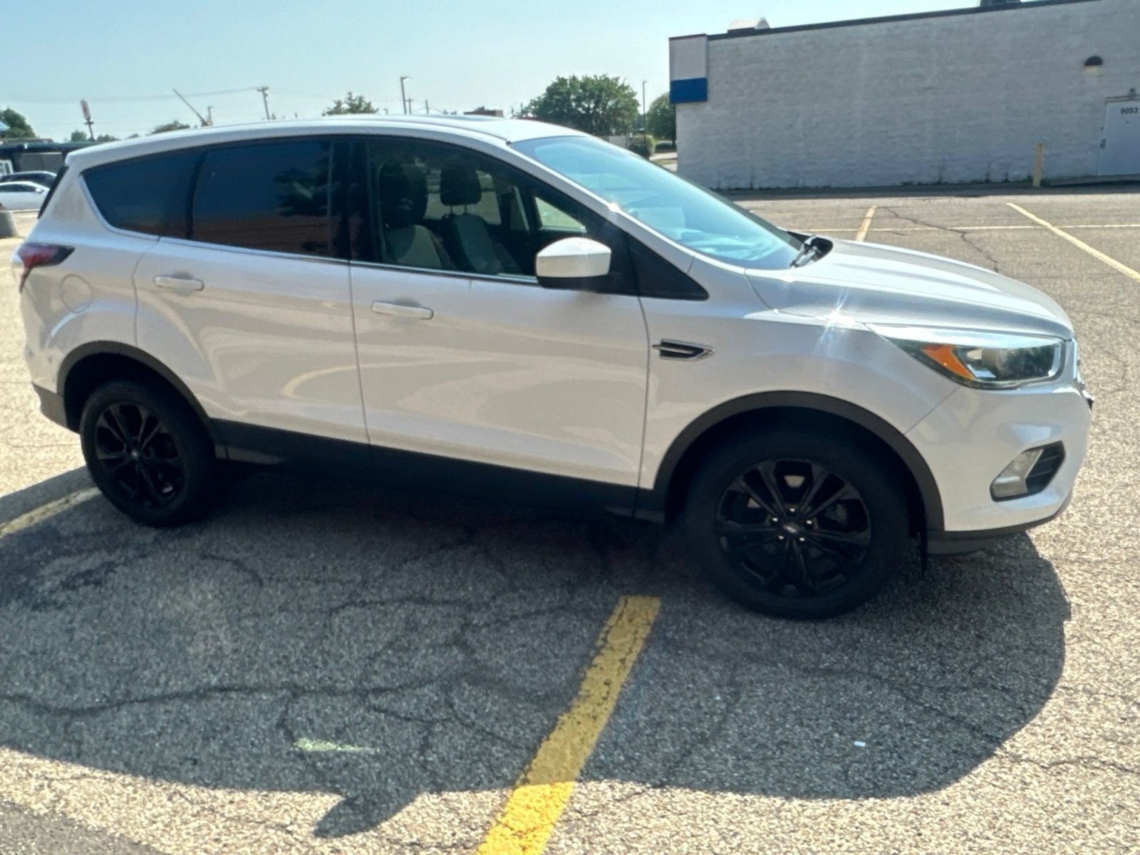Used 2017 Ford Escape SE FWD image 18