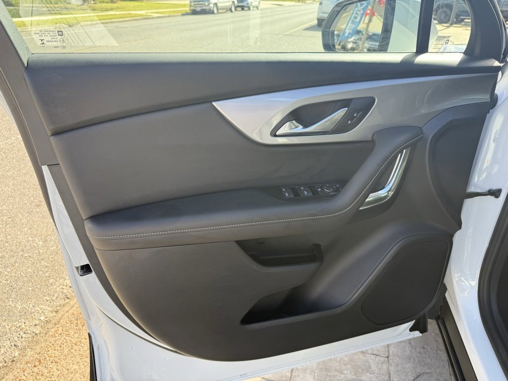 New 2026 Chevrolet Blazer LT w/ LPO, Black Sport Package image 10
