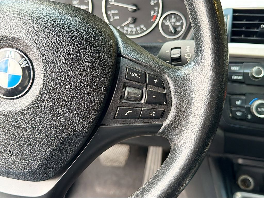 Used 2014 BMW 320i xDrive Sedan image 35