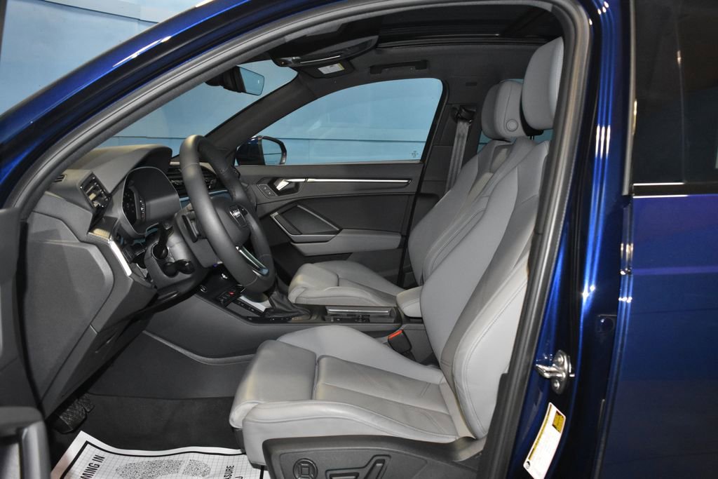 Certified 2025 Audi Q3 2.0T Premium w/ Convenience Package image 7