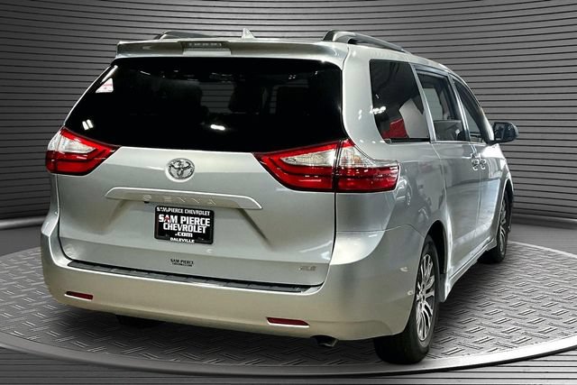 Used 2019 Toyota Sienna XLE FWD image 6