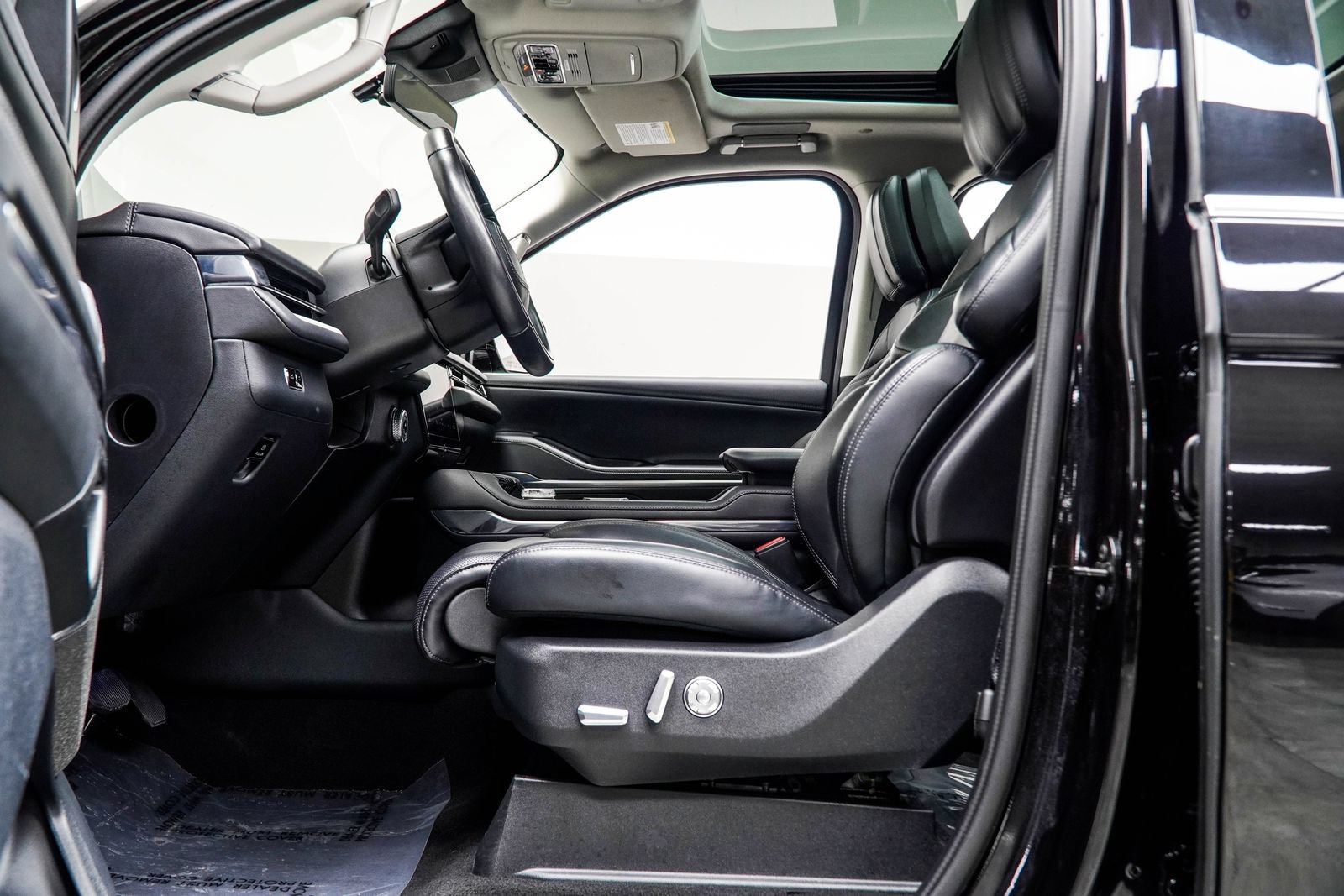 Used 2025 Lincoln Navigator Reserve AWD/4WD image 41