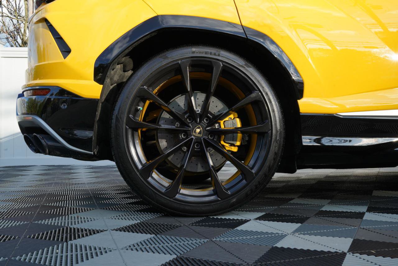 Used 2020 Lamborghini Urus AWD/4WD image 87