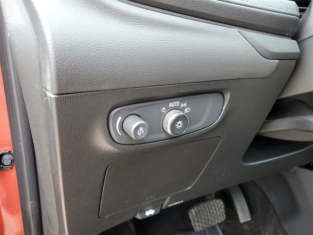 Used 2024 Buick Encore GX Preferred w/ Comfort Package AWD/4WD image 9