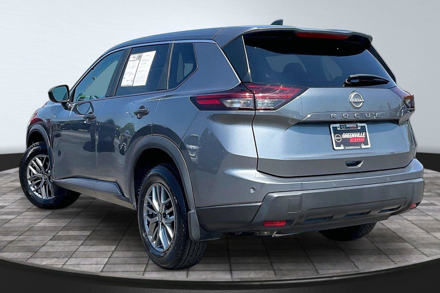 Certified 2025 Nissan Rogue S FWD image 3