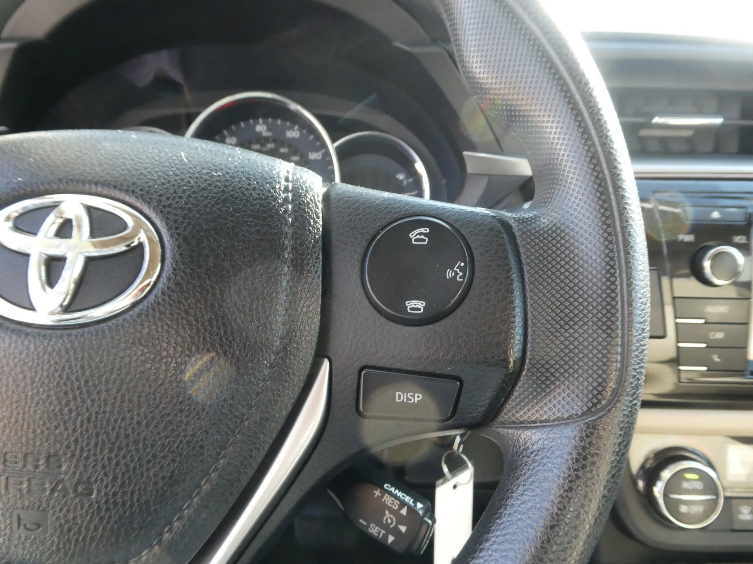 Used 2014 Toyota Corolla LE FWD image 18