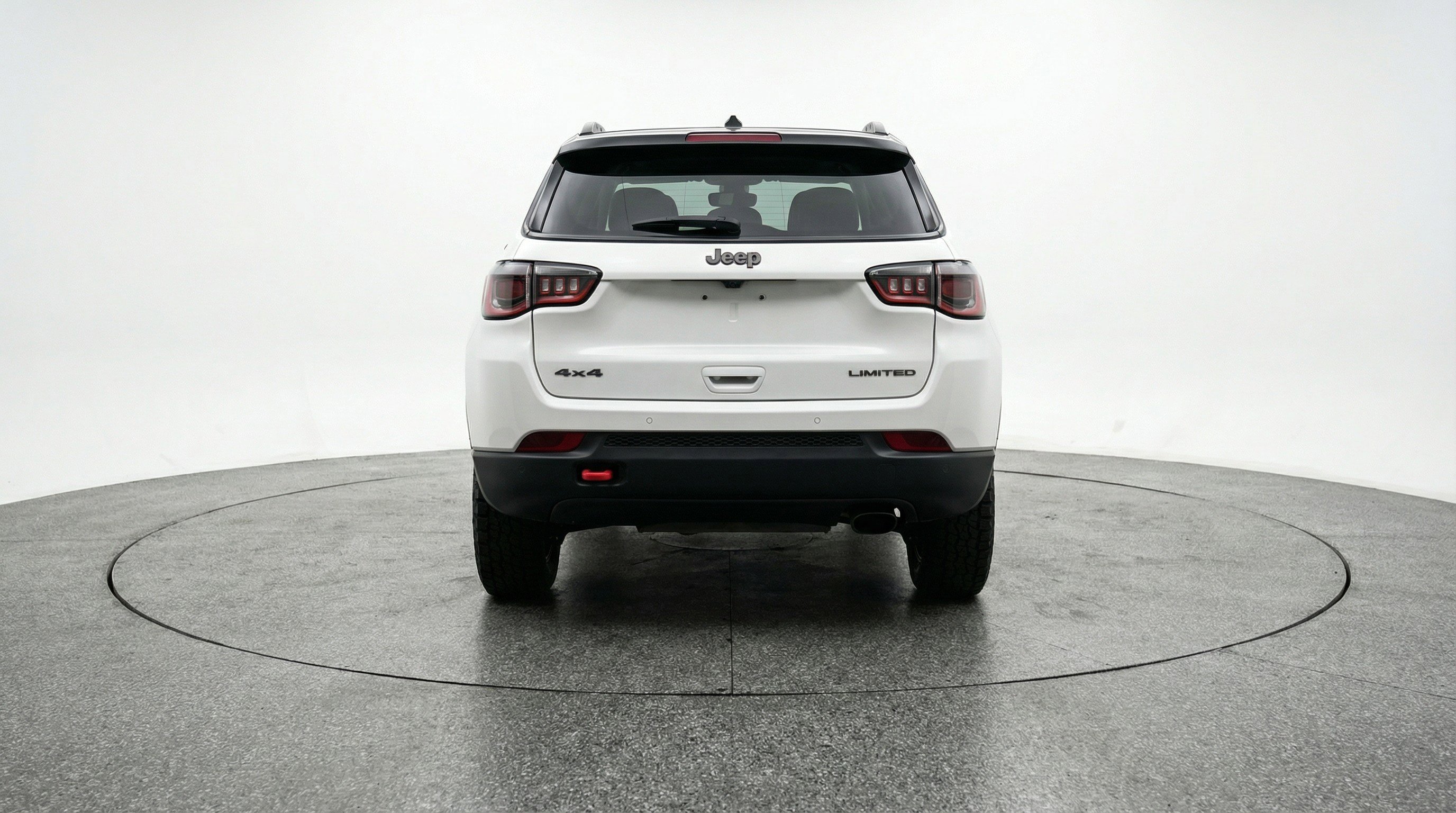 Used 2025 Jeep Compass Trailhawk image 7