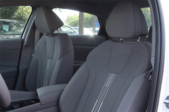 Certified 2025 Hyundai Elantra SEL image 10