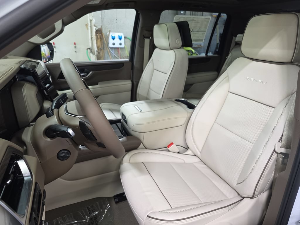 New 2026 GMC Yukon XL Denali w/ Advanced Technology Package AWD/4WD image 17