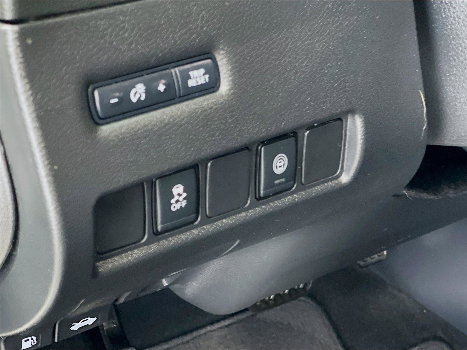 Used 2020 Nissan Murano SV w/ Premium Package image 13