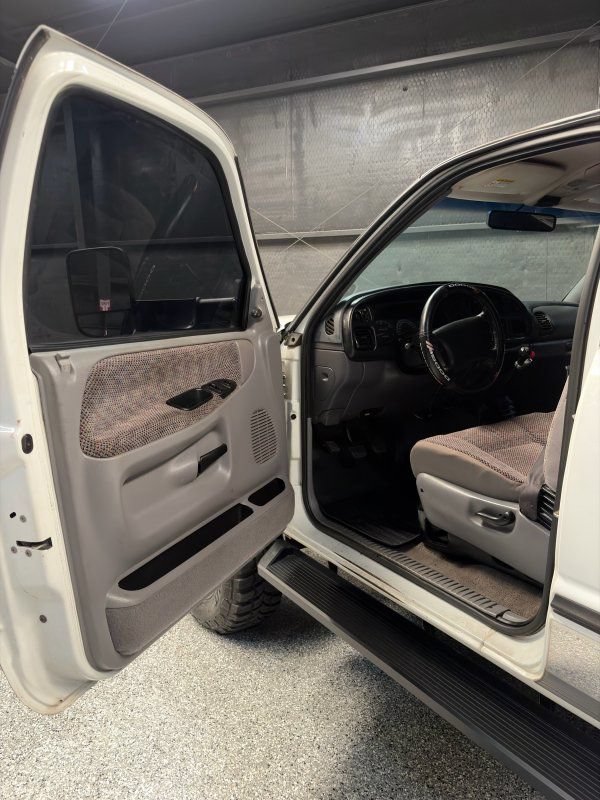 Used 1999 Dodge Ram 2500 Truck 4x4 Club Cab image 16