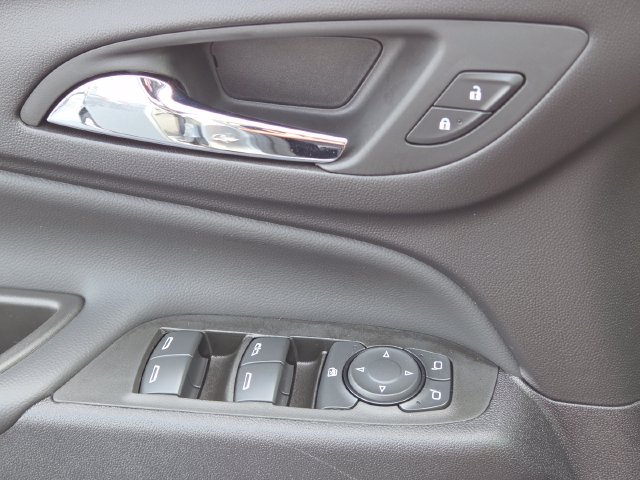 Used 2024 Chevrolet Equinox LT w/ LPO, Floor Liner Package FWD image 24