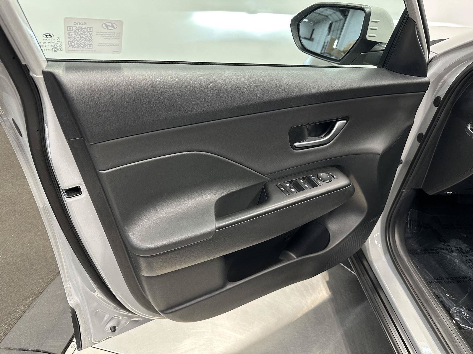 Certified 2024 Hyundai Kona Limited AWD/4WD image 13