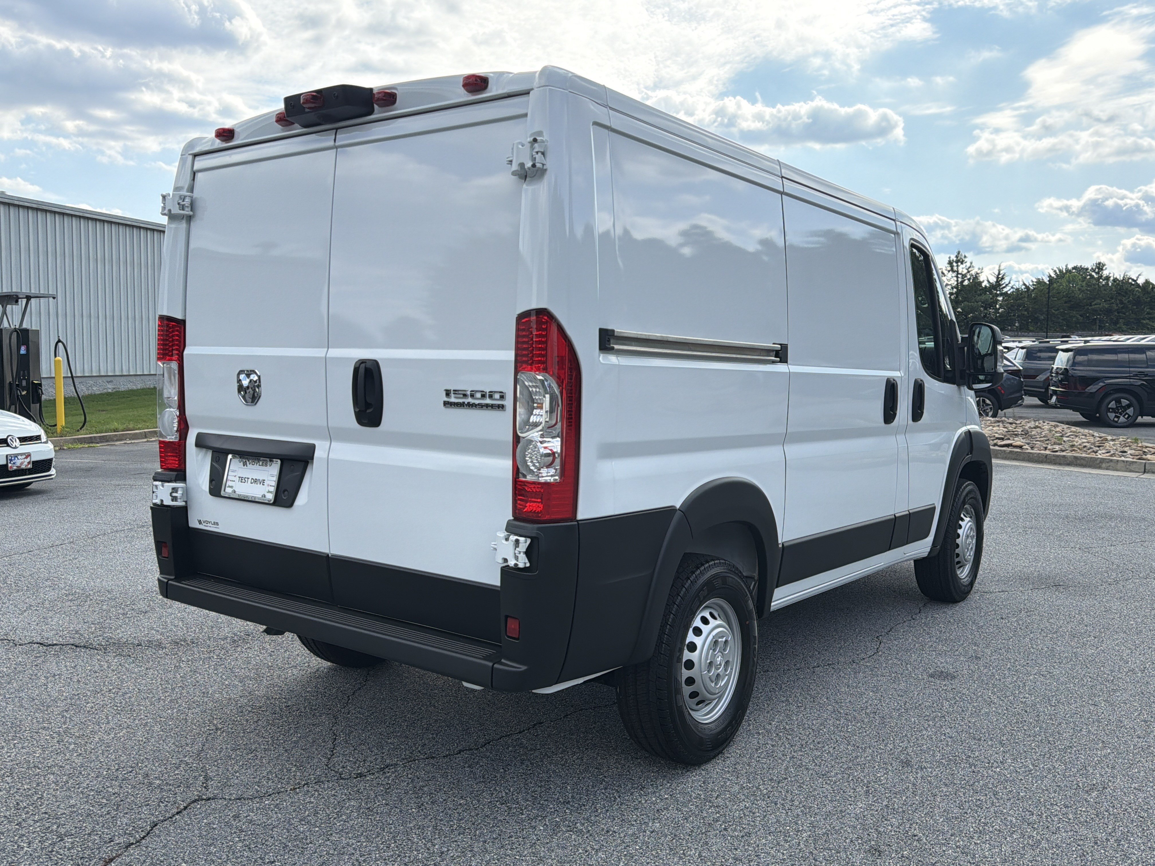 New 2026 RAM ProMaster 1500 w/ Convenience Group FWD image 8