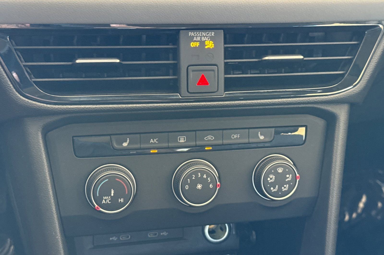 Used 2022 Volkswagen Taos SE image 19