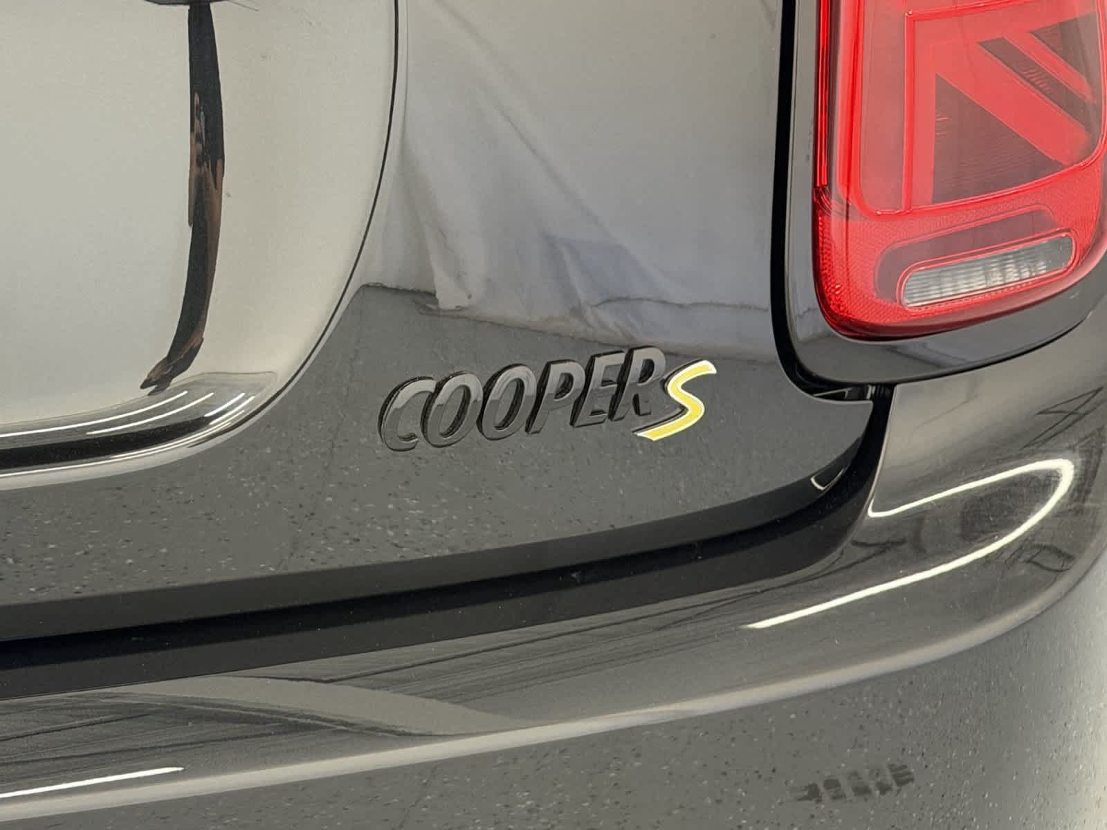 Used 2024 MINI Cooper SE FWD image 6