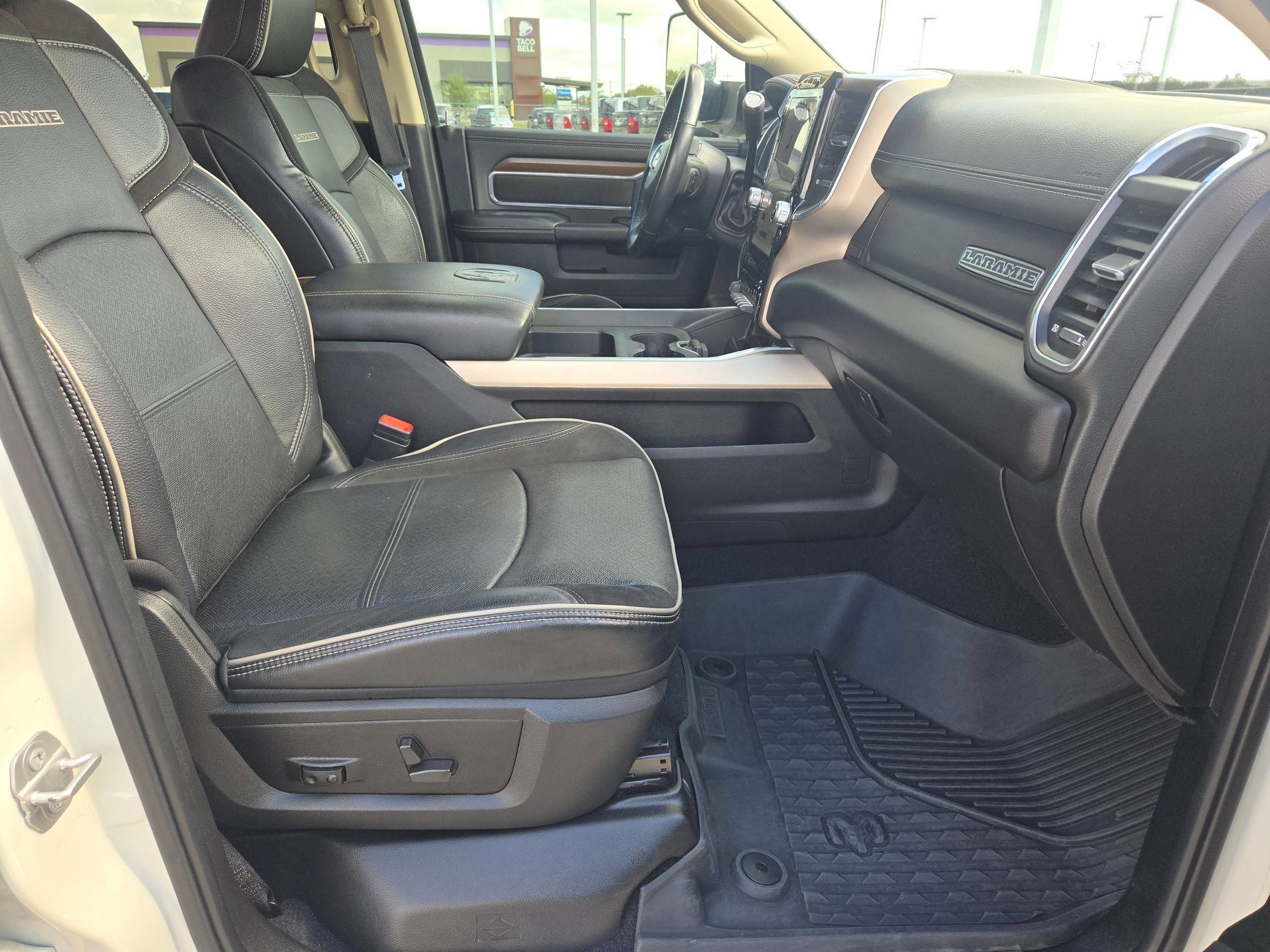 Used 2022 RAM 3500 Laramie AWD/4WD image 28
