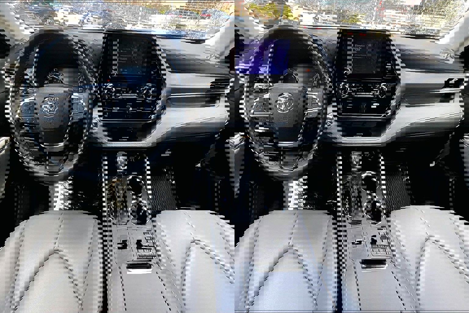 Used 2023 Toyota Highlander XLE image 14