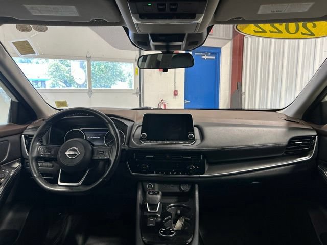 Used 2022 Nissan Rogue SV w/ SV Premium Package AWD/4WD image 16