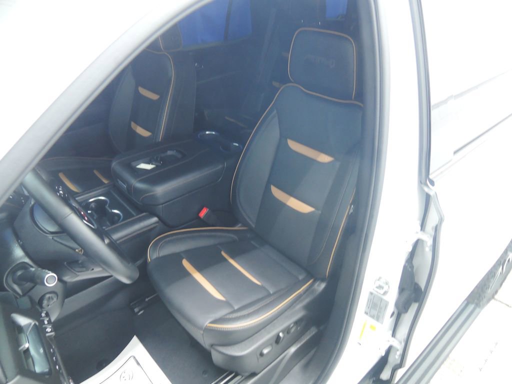 Used 2024 GMC Yukon AT4 w/ AT4 Premium Plus Package image 6