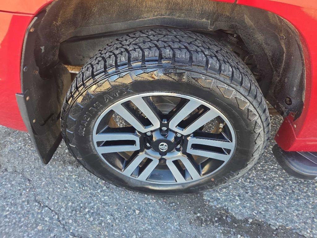Used 2014 Toyota 4Runner SR5 AWD/4WD image 27