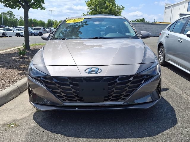 Used 2022 Hyundai Elantra Limited w/ Cargo Package FWD image 2