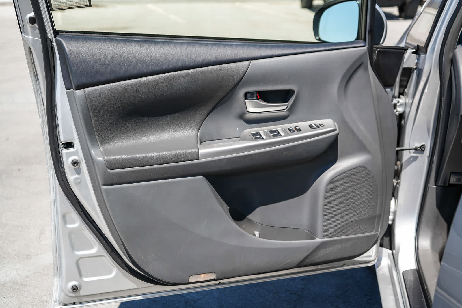 Used 2013 Toyota Prius V Three FWD image 22