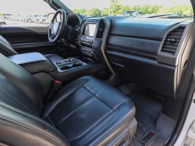 Used 2019 Ford Expedition XLT w/ Equipment Group 202A AWD/4WD image 23