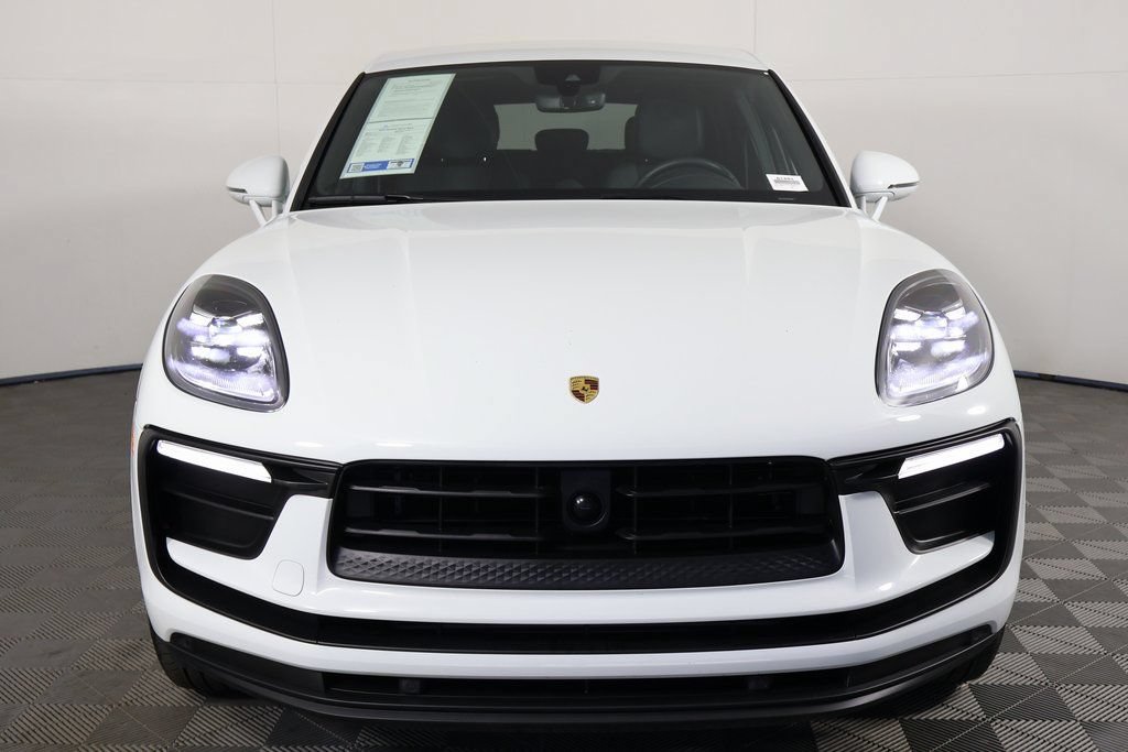 Used 2024 Porsche Macan AWD/4WD image 2