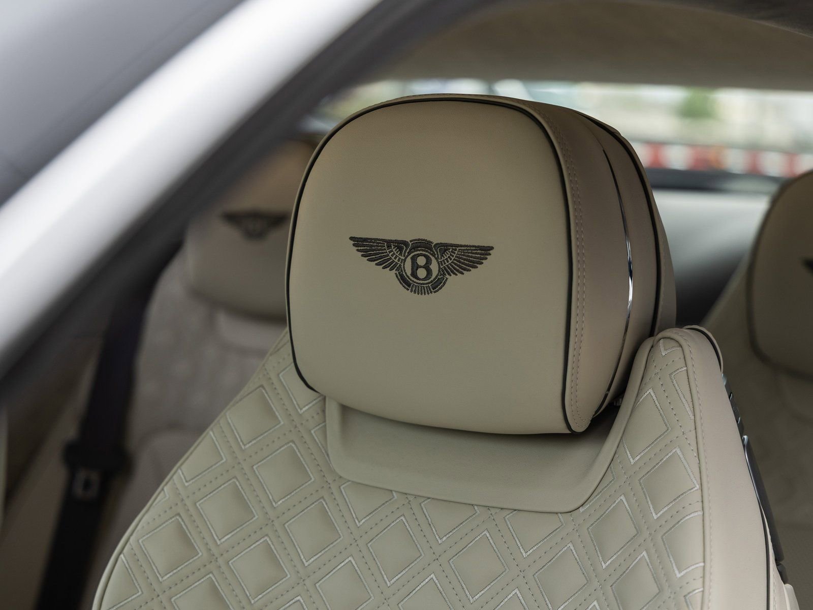 Used 2022 Bentley Continental GT image 28