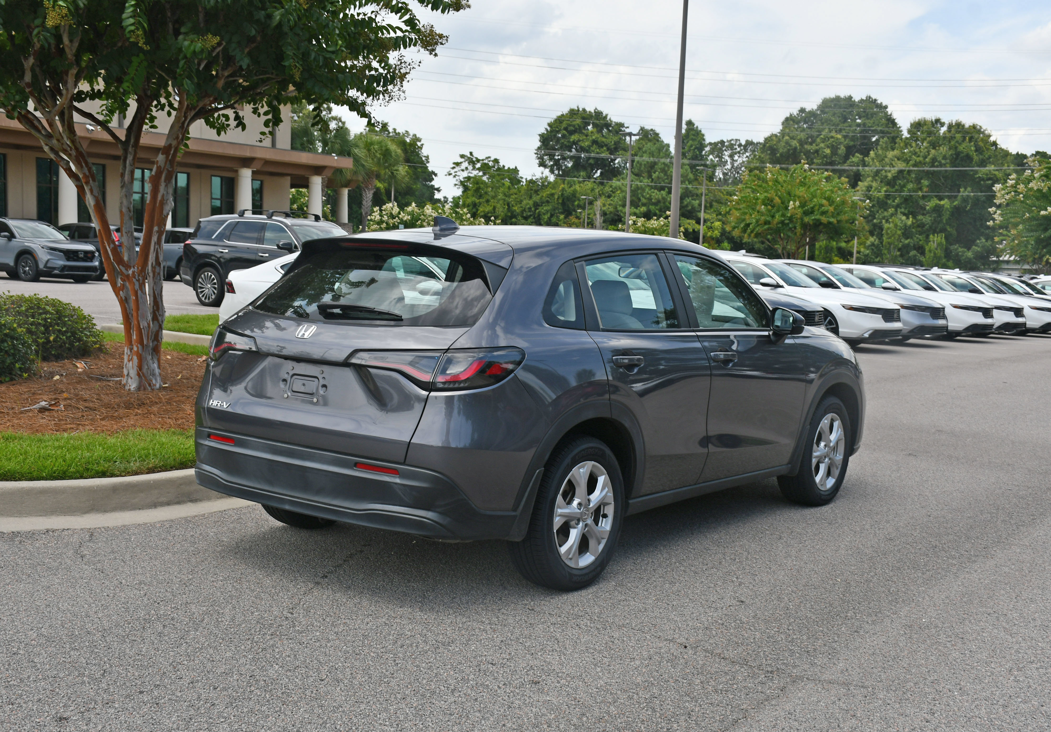Used 2024 Honda HR-V LX image 4