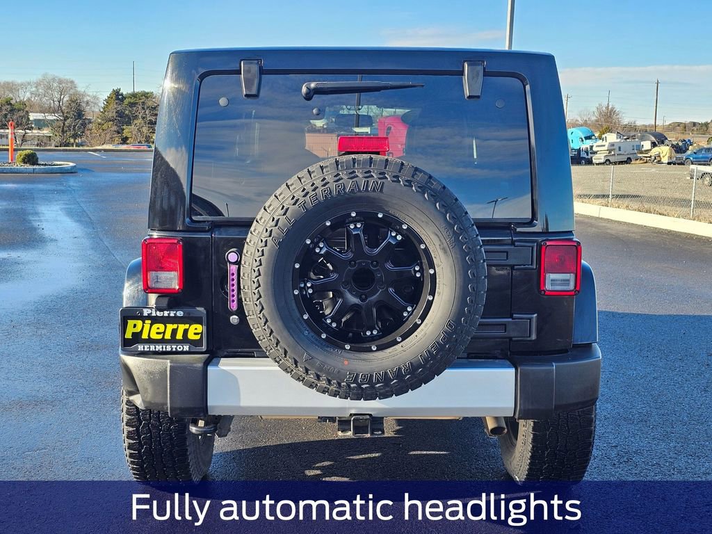 Used 2015 Jeep Wrangler Unlimited Sahara w/ Max Tow Package image 9