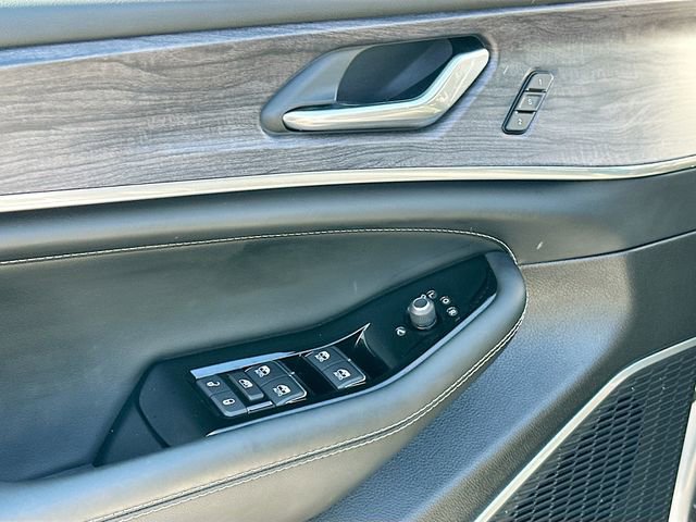 Used 2024 Jeep Grand Cherokee Overland w/ Trailer Tow Package image 18