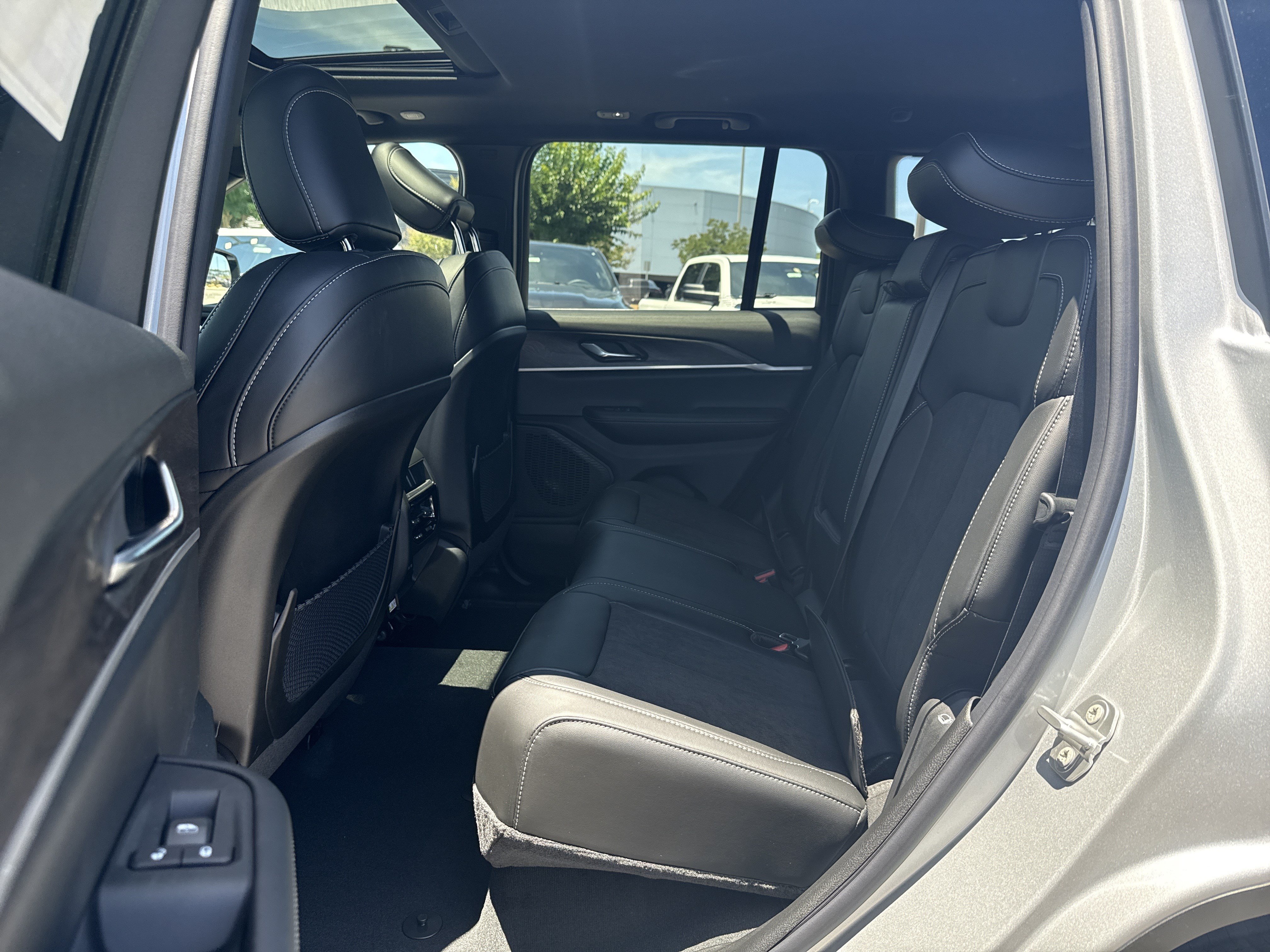New 2026 Jeep Grand Cherokee Altitude RWD image 22