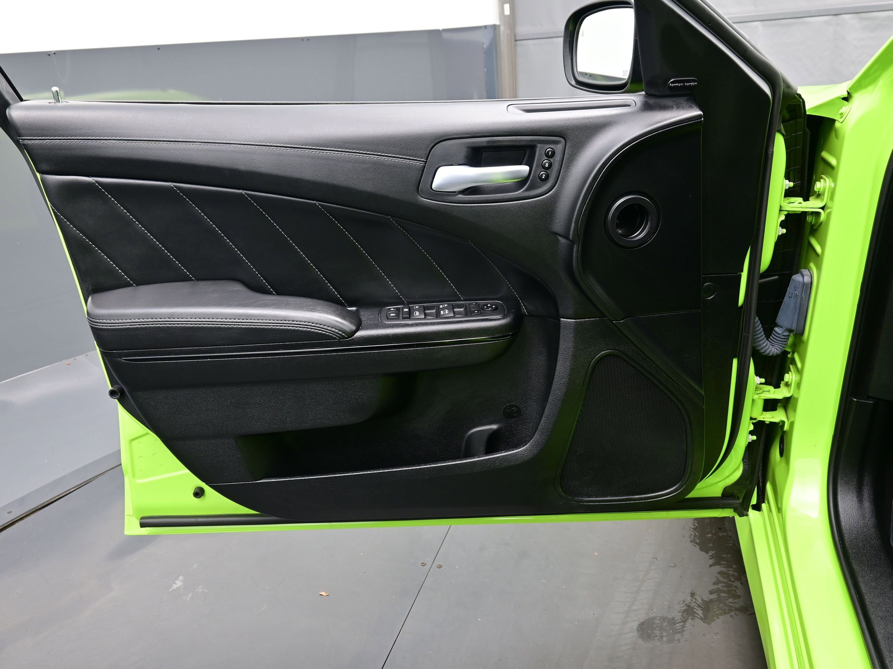 Used 2023 Dodge Charger Scat Pack w/ Daytona Edition Group image 9