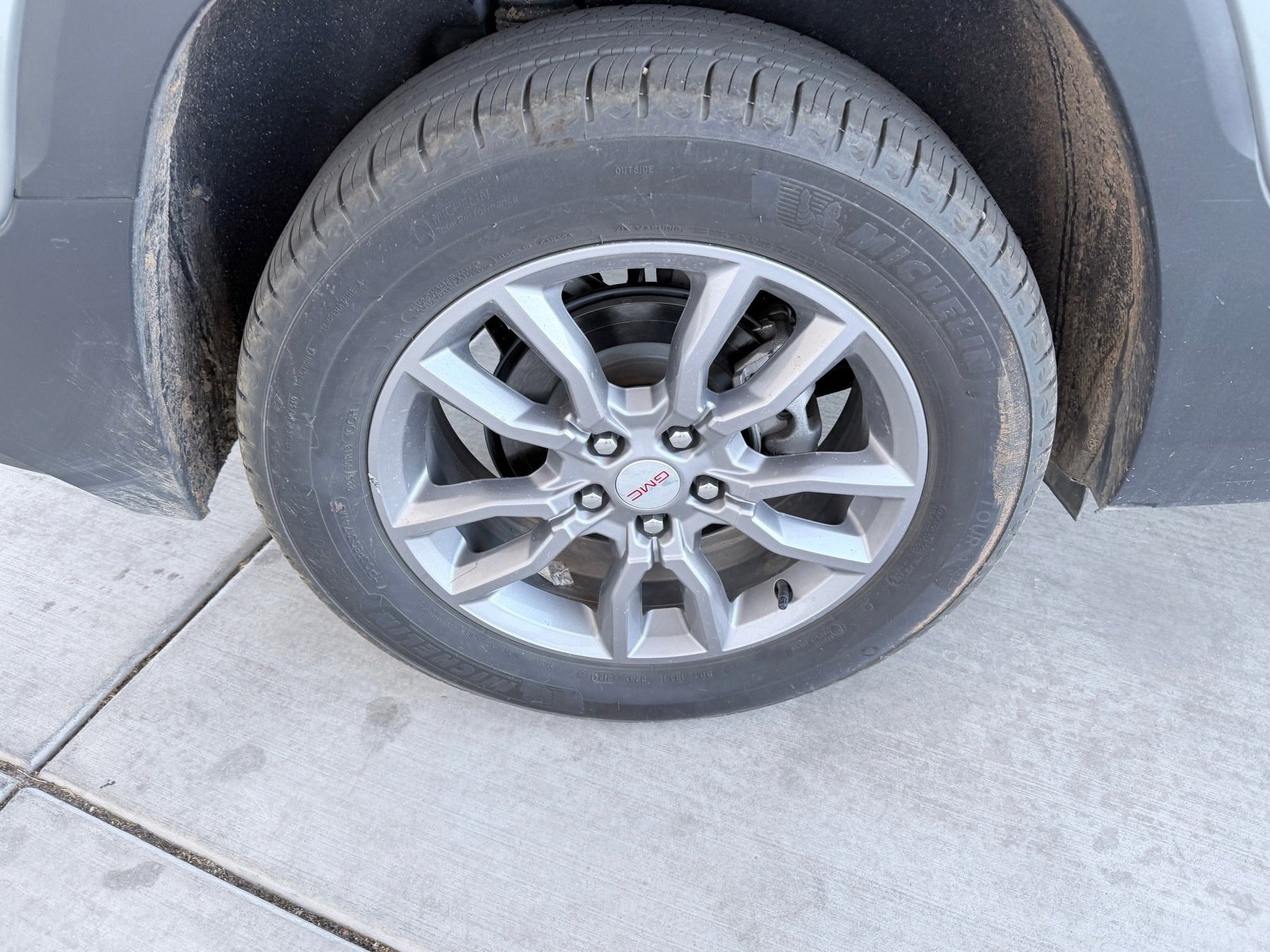 Used 2024 GMC Terrain SLT image 29