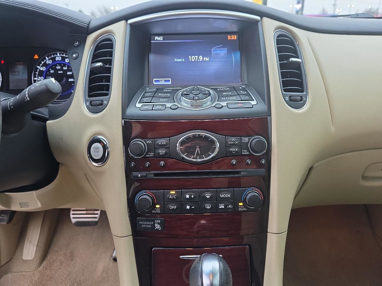 Used 2016 INFINITI QX50 AWD w/ Technology Package image 16