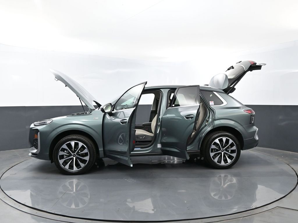 New 2026 Audi Q3 quattro 2.0T AWD/4WD image 33
