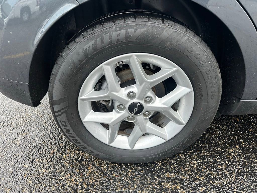 Used 2023 Kia Soul LX w/ LX Technology Package FWD image 28