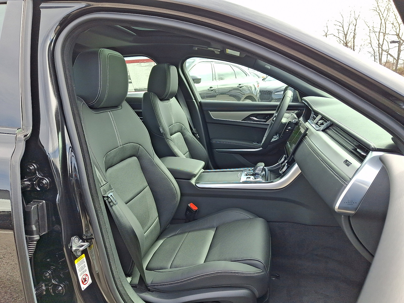 New 2024 Jaguar XF R-Dynamic SE AWD/4WD image 5