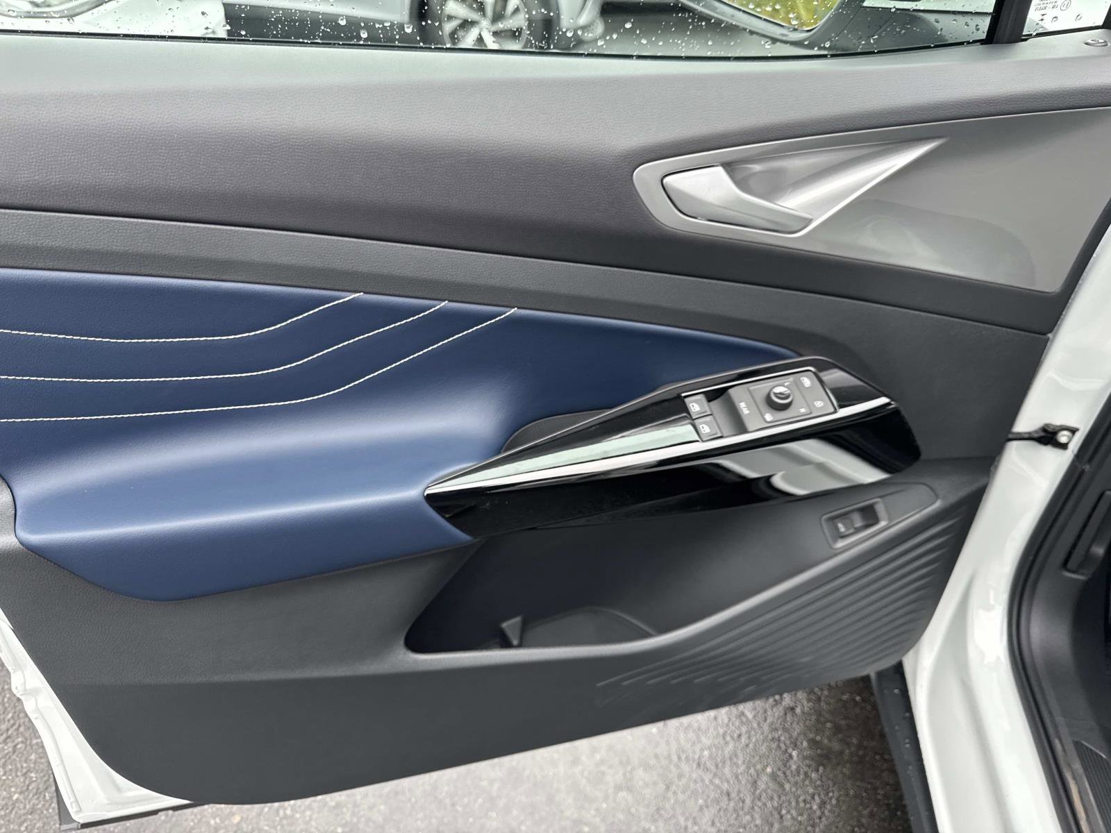 New 2025 Volkswagen ID.4 Pro S image 14